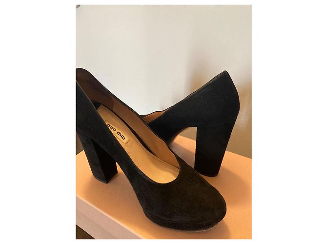 Décolleté Miu Miu in pelle scamosciata nera Nero - vista 9