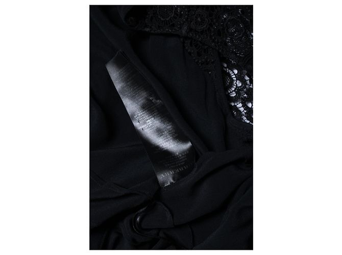 Schwarz paneliertes Spitzenkleid von Burberry - Ansicht 7