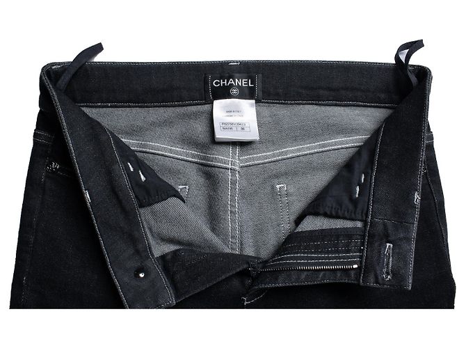 Chanel, schwarze Jeans mit floralem Laserschnittdruck - Ansicht 6