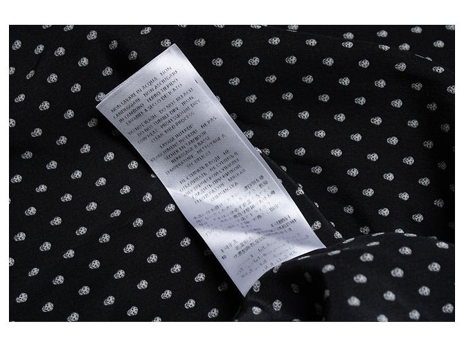 Schwarze Seidenhemd mit Totenkopf-Print von Alexander McQueen - Ansicht 8