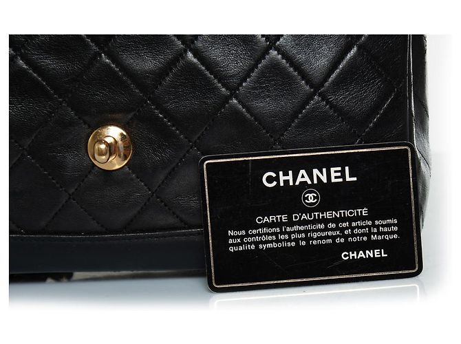 Chanel, Klassische Umhängetasche in Schwarz - Ansicht 7