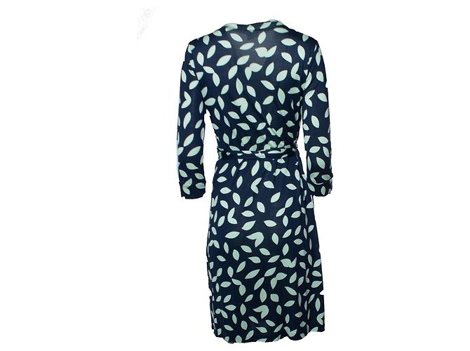 Diane Von Furstenberg, vestido envelope em azul e verde - vista 3