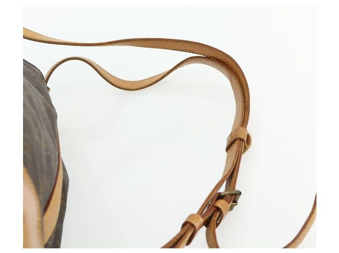 LOUIS VUITTON Bolsa de Ombro Monogram Randonnee GM M42244 LV Auth 176727 Monograma - vista 8