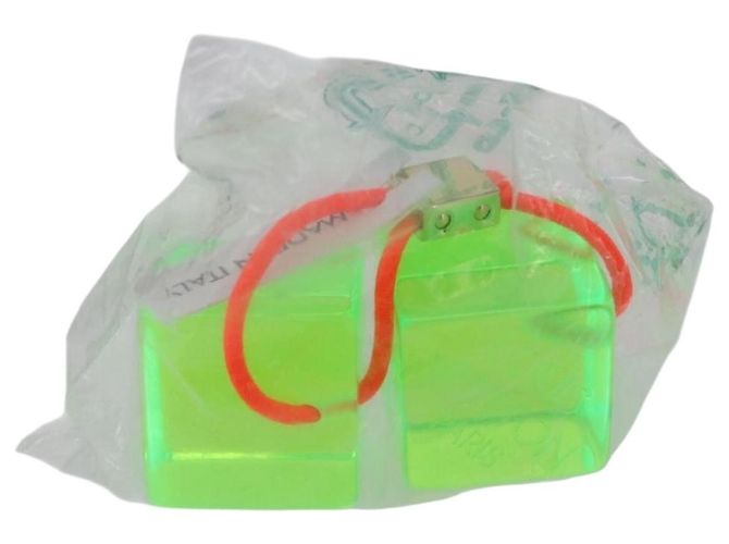 LOUIS VUITTON Clip per Capelli Cube in Plastica Arancione LV Auth 176749A - vista 2