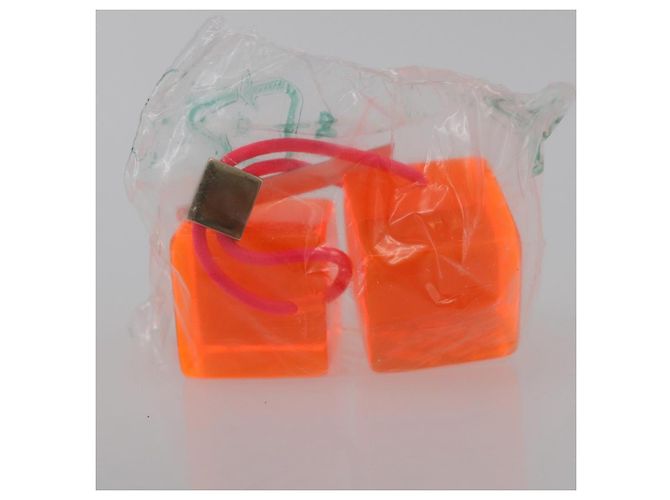 LOUIS VUITTON Clip per Capelli Cube in Plastica Arancione LV Auth 176749A - vista 6