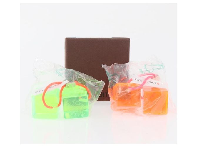 LOUIS VUITTON Clip per Capelli Cube in Plastica Arancione LV Auth 176749A - vista 8
