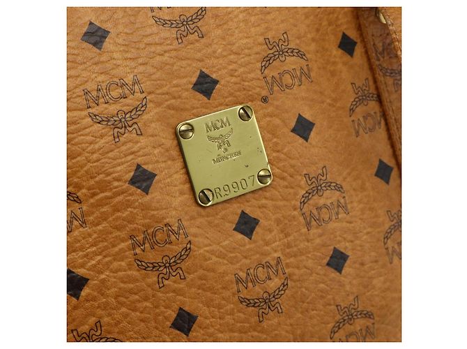 Borsa Tote Vicetos Logogram MCM in pelle PVC marrone e oro Auth 177569 D'oro - vista 15