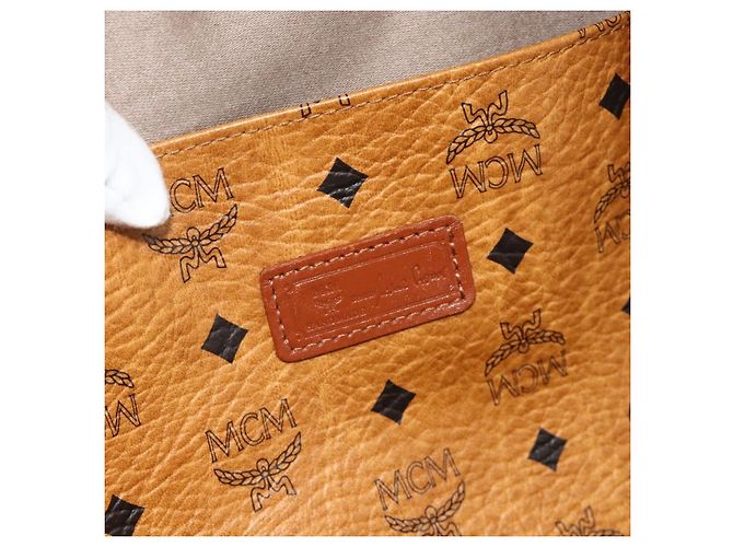 Borsa Tote Vicetos Logogram MCM in pelle PVC marrone e oro Auth 177569 D'oro - vista 16
