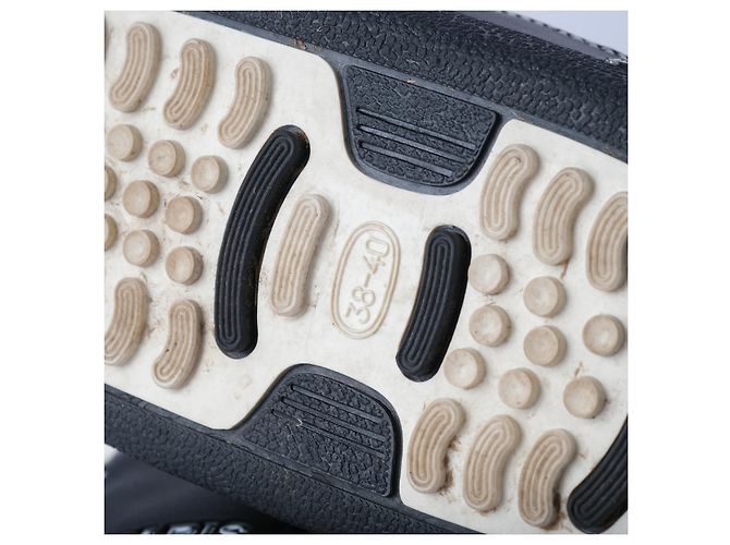 Timeless Botas de Lua Chanel – Botas de Neve Matelassadas de Passarela com Detalhe em Corrente Preto Branco Areia - vista 6