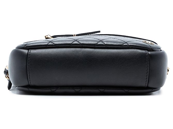 Chanel Pequena Bolsa de Câmera em Couro de Cordeiro Matelassé com Fivela Preto - vista 3