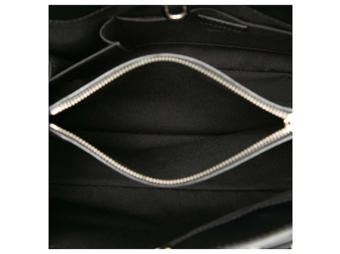 Louis Vuitton Epi Passy PM Negro - vista 4