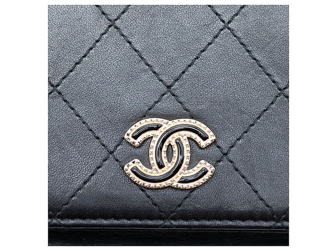 Wallet On Chain Cartera con cadena de cuero de ternera acolchada Chanel CC Negro - vista 5