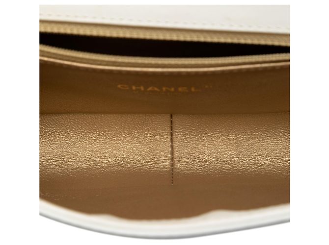 Chanel Medium Matelassé Pelle di vitello Octagon CC Clasp con patta Bianco - vista 4