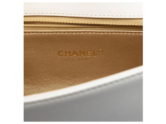 Chanel Medium Matelassé Pelle di vitello Octagon CC Clasp con patta Bianco - vista 5