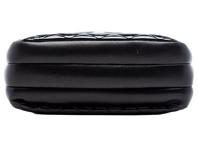 Bolso de cámara de doble cremallera en cuero charolado matelassé CC de Chanel Negro - vista 3