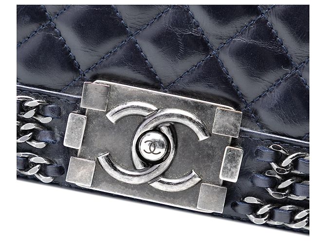 Le Boy Chanel Old Medium Matelassé Glazed Couro de vitela Bolsa redonda com corrente Boy com aba Azul - vista 6