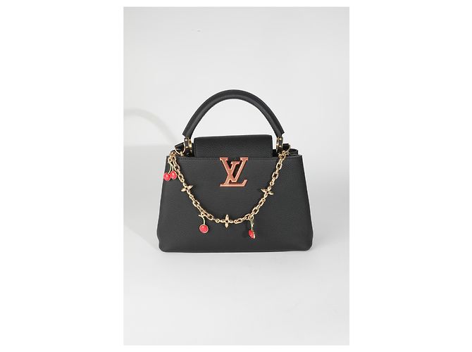 Louis Vuitton x TM Borsa Capucines MM in Taurillon Nero - vista 8