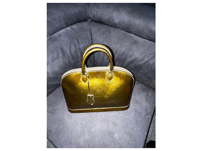 Borsa Louis Vuitton Alma Monogram Vernis Dorata D'oro - vista 3