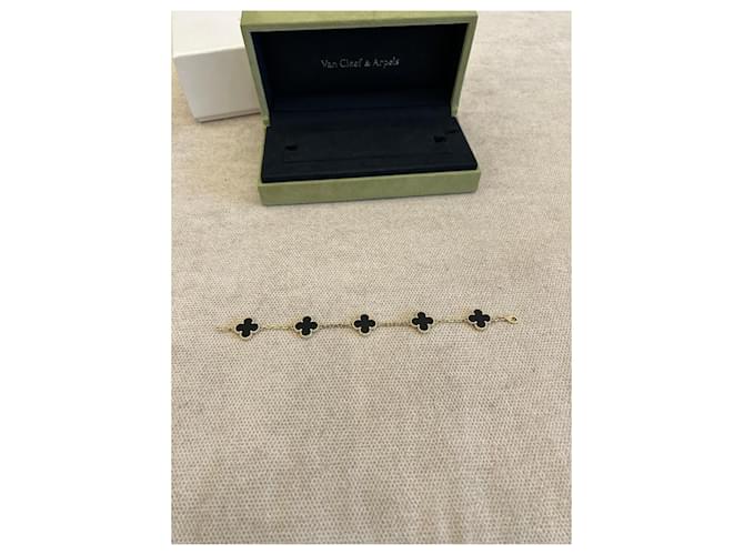 Van Cleef & Arpels Bracciale Vintage Alhambra 5 Motifs Oro Giallo e Onice D'oro - vista 2