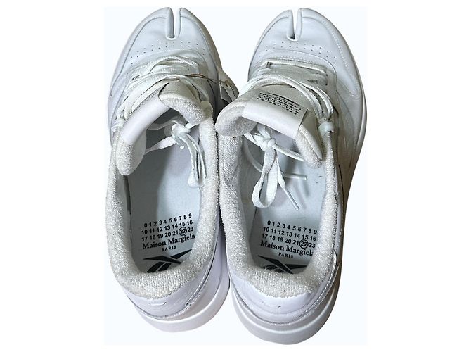 Maison Martin Margiela Maison Margiela x Reebok Sneaker Tabi in Pelle Bianca - vista 7