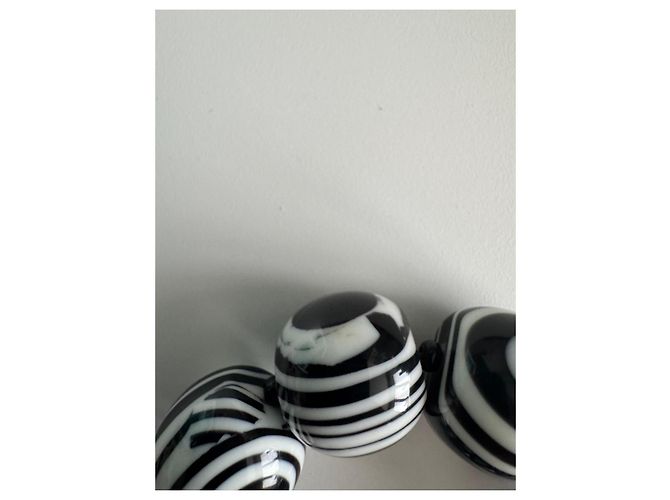 Autre Marque Bracciale Sobral in resina con perle a righe bianche e nere Multicolore - vista 3