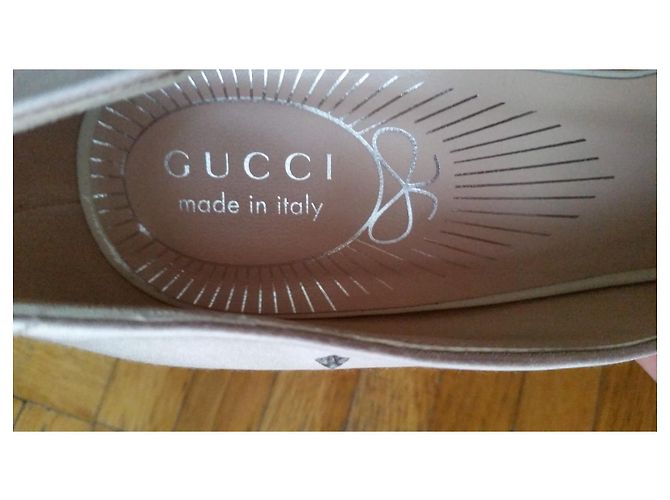 Gucci Satin-Pumps in Rosa mit Kristallsternen Pink - Ansicht 3
