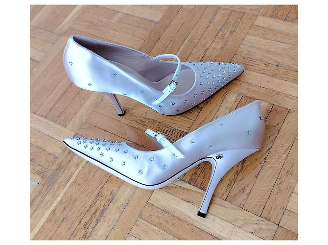 Gucci Satin-Pumps in Rosa mit Kristallsternen Pink - Ansicht 7