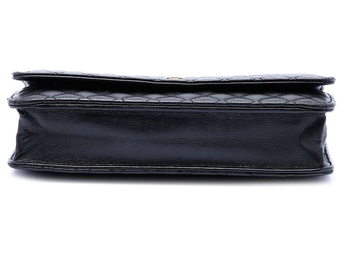 Wallet On Chain Portafoglio Chanel in agnello microquilted nero con catena CC - vista 3