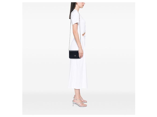 Wallet On Chain Portafoglio Chanel in agnello microquilted nero con catena CC - vista 6