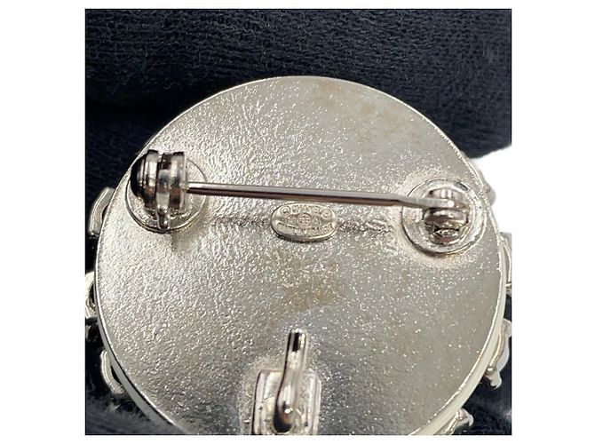 Timeless Chanel Silberbrosche mit Strass - Ansicht 8