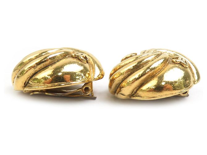 Timeless Orecchini a clip dorati Chanel D'oro - vista 3