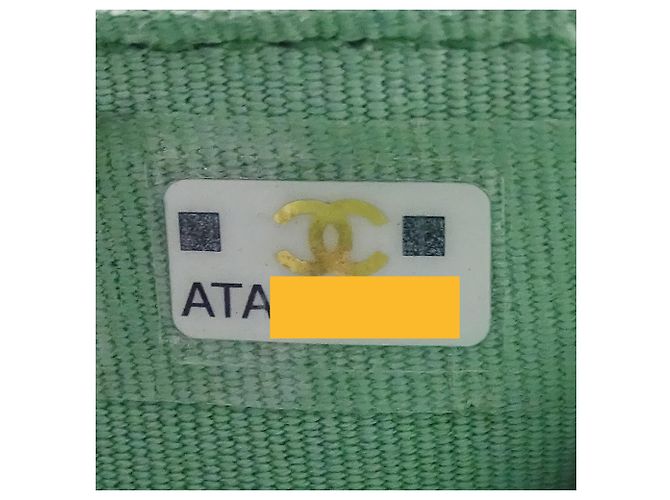 Billetera bi-fold Chanel en piel de ternera granulada Rosa Verde - vista 9