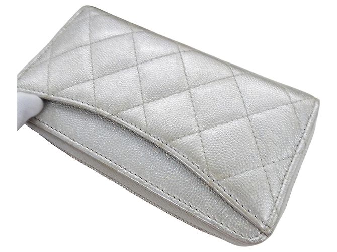 Cartera de cadena de piel de ternera granulada plateada Chanel Plata - vista 16