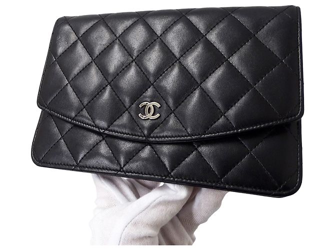 Billetera bi-fold matelassé de Chanel Negro - vista 11