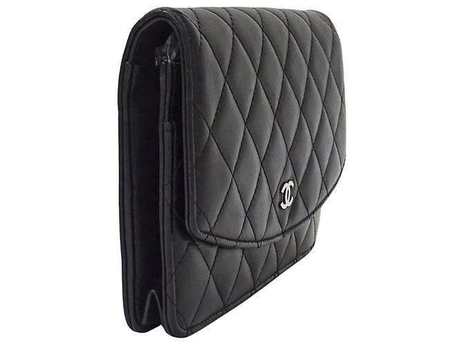 Billetera bi-fold matelassé de Chanel Negro - vista 4