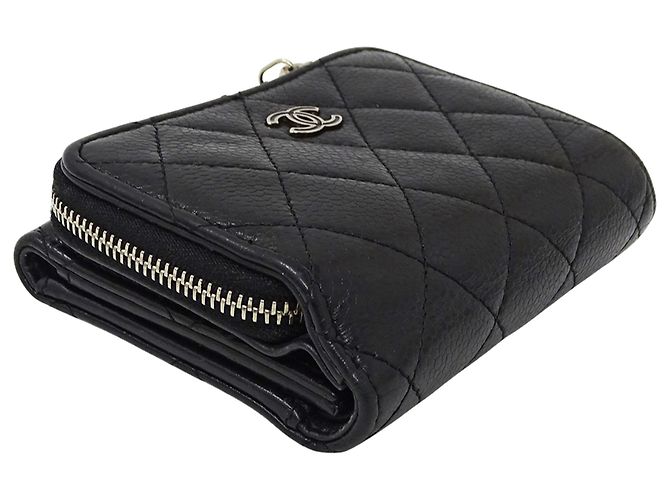 Portafoglio tri-fold da donna Chanel Matelassé Nero - vista 3