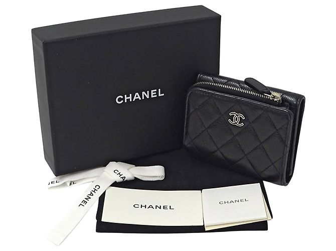 Portafoglio tri-fold da donna Chanel Matelassé Nero - vista 7