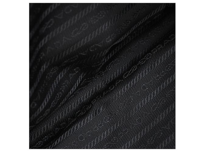 Jacquard Pasta triangular de metal esmaltado Prada em nylon preto - vista 4