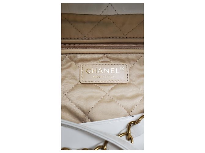 Borsa hobo Chanel 22 piccola in pelle di vitello bianca Bianco Crudo - vista 24