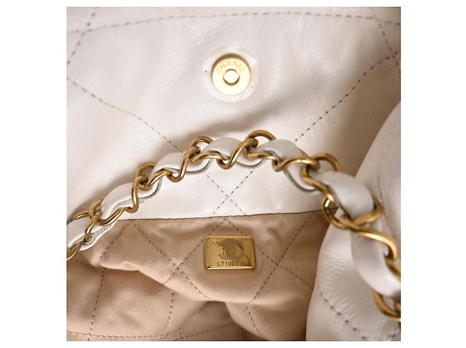 Borsa hobo Chanel 22 piccola in pelle di vitello bianca Bianco Crudo - vista 7