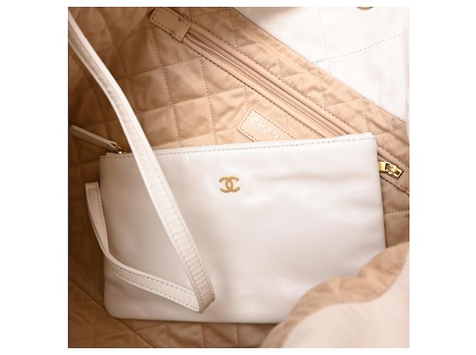 Borsa hobo Chanel 22 piccola in pelle di vitello bianca Bianco Crudo - vista 8