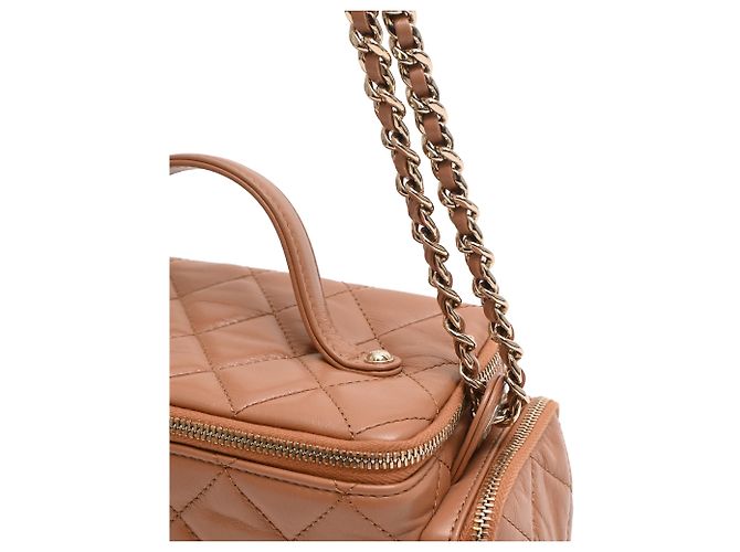 Borsa a Spalla Vanity Case Cargo di Chanel in Pelle di Agnello Marrone Rosso - vista 10