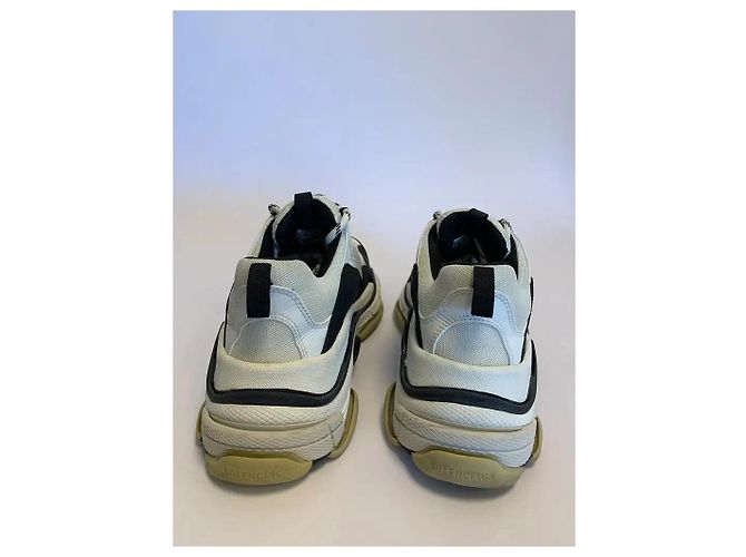 Sneakers Balenciaga Triple S Bianco e Nero - vista 4