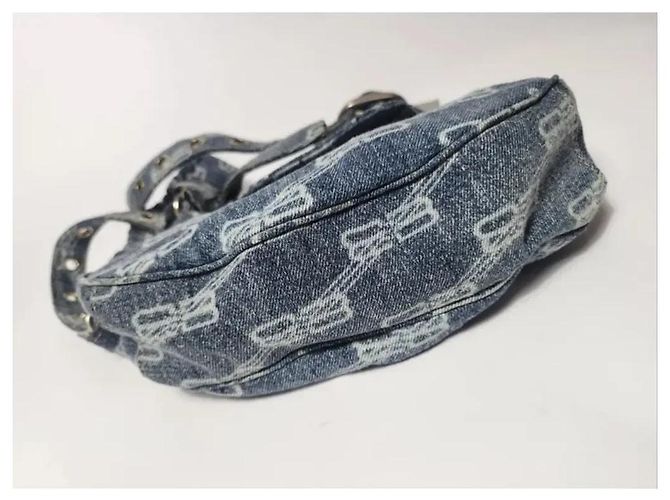 Borsa a spalla Balenciaga Le Cagole XS in Denim Blu - vista 6