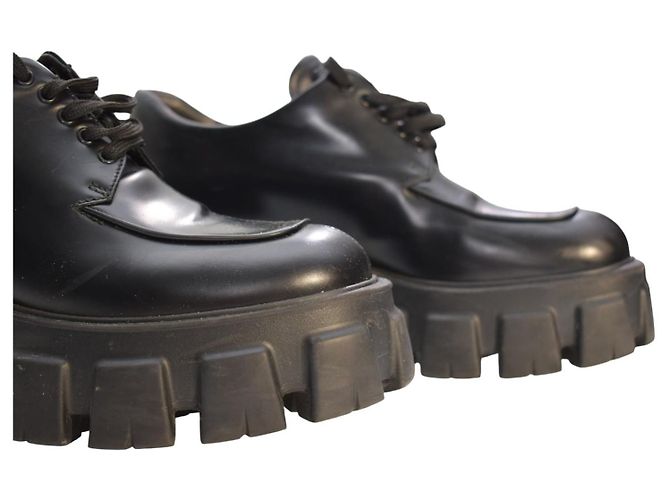 Prada Monolith Scarpe Derby in Pelle Spazzolata - Nero - vista 11