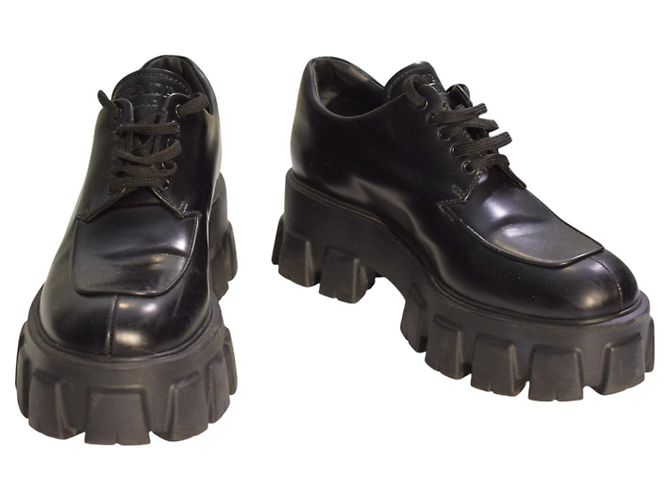 Prada Monolith Scarpe Derby in Pelle Spazzolata - Nero - vista 2