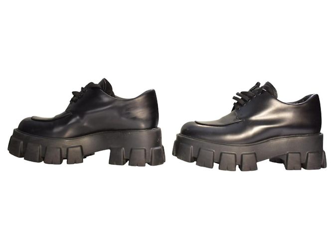 Prada Monolith Scarpe Derby in Pelle Spazzolata - Nero - vista 4