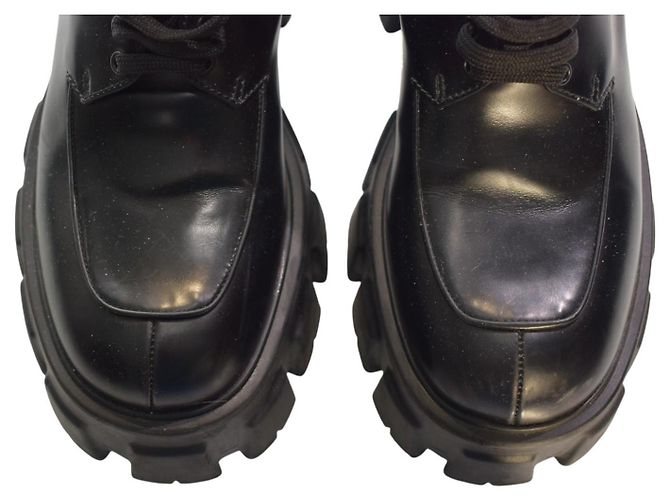 Prada Monolith Scarpe Derby in Pelle Spazzolata - Nero - vista 7