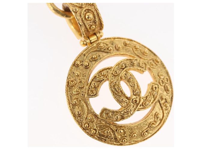 Chaveiro CHANEL em metal dourado CC Auth bs35092M - vista 3