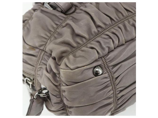 PRADA Geraffte Handtasche aus Leder 2-Wege Grau Silber Auth 178080A Braun - Ansicht 16